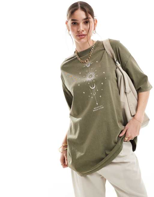 ONLY – Übergroßes T-Shirt mit kosmischem Print in verwaschenem Khaki  