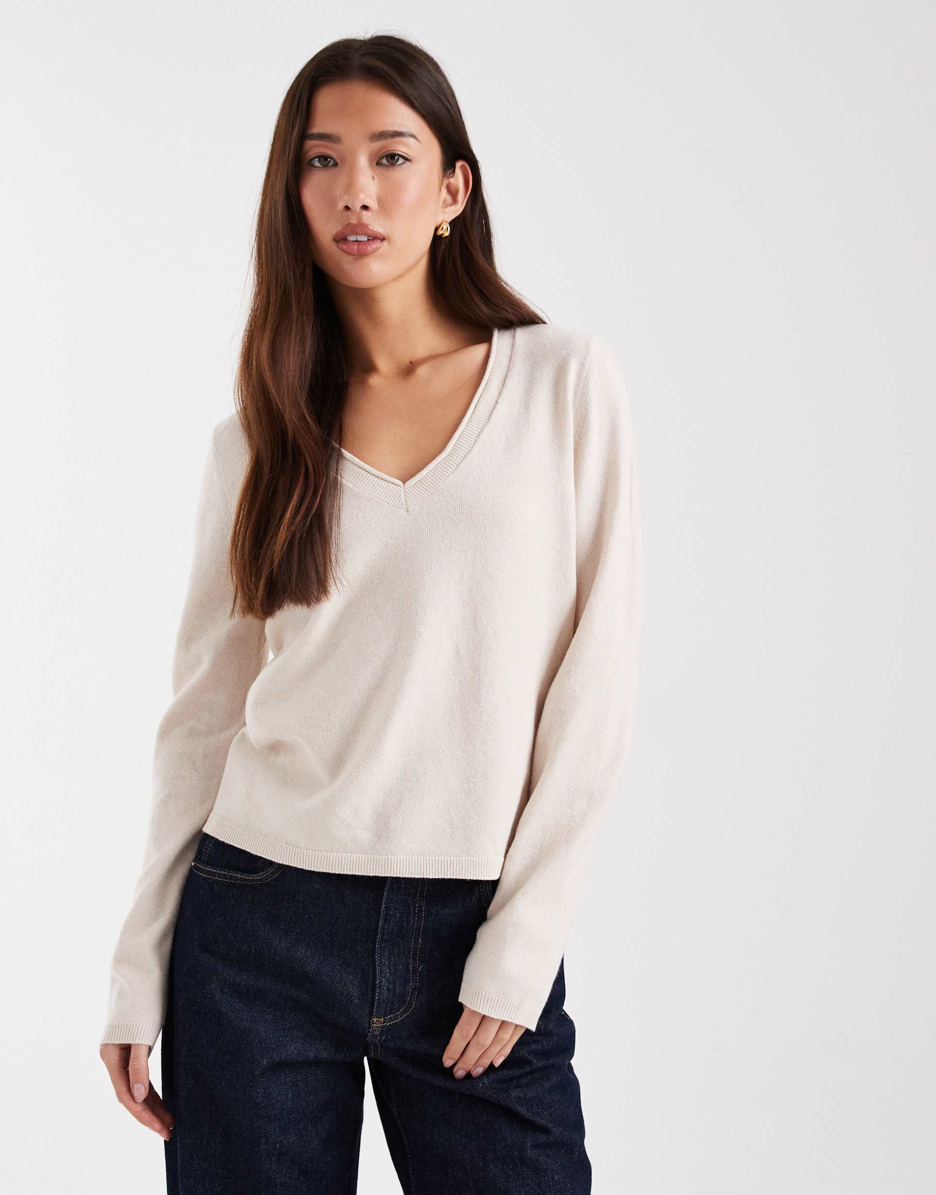 only v-neck knit top in stone