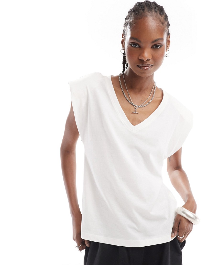 v neck padded shoulder T-shirt in white
