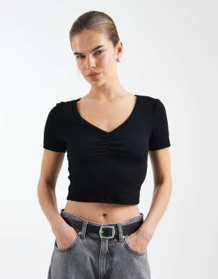 Only V-neck Ruched Detailing Rib Knit Cropped T-shirt In Black