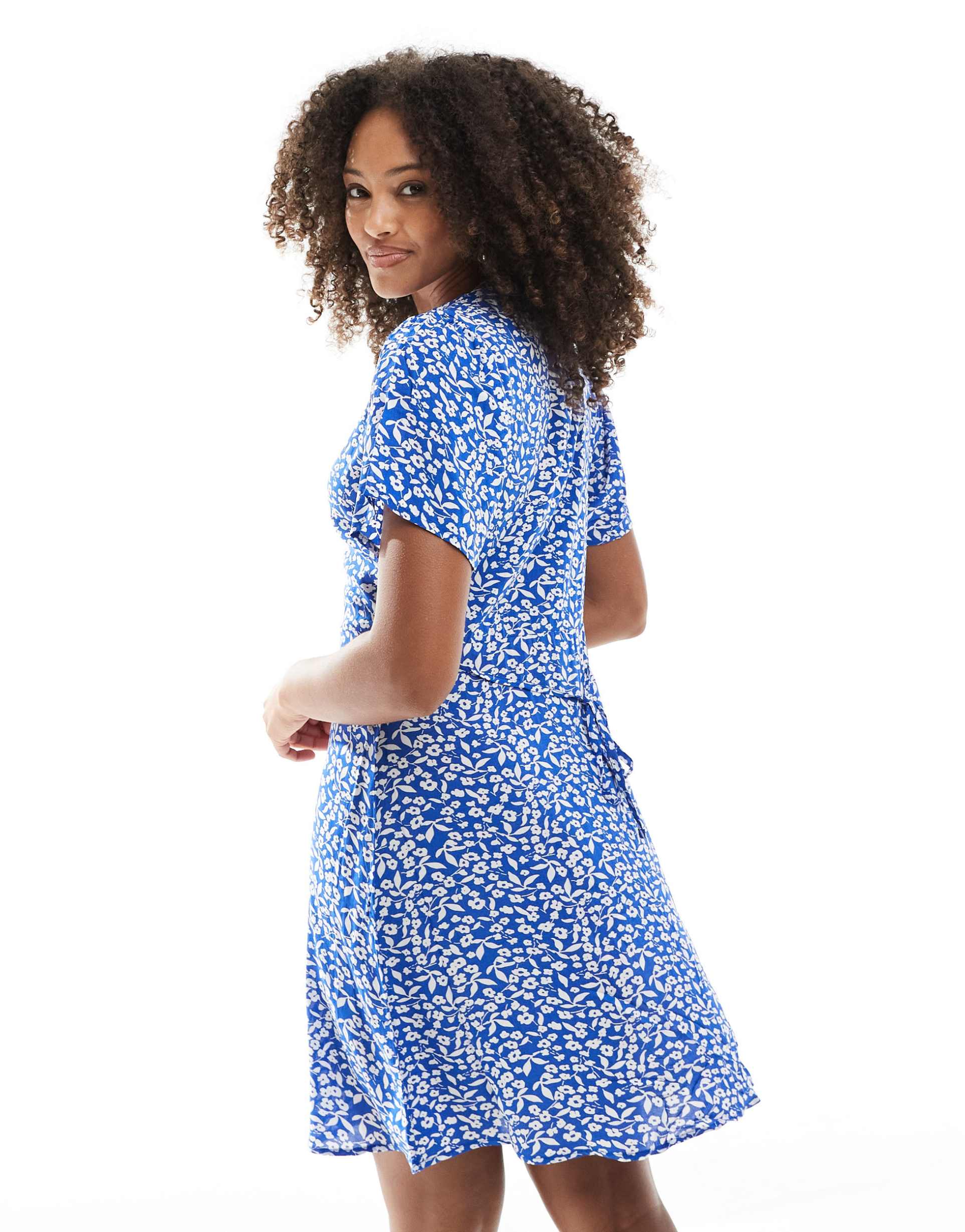 only v-neck tie waist mini dress in dark blue floral