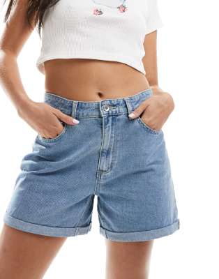 Only - Vega - Jeansshorts in Hellblau mit Rollsaum