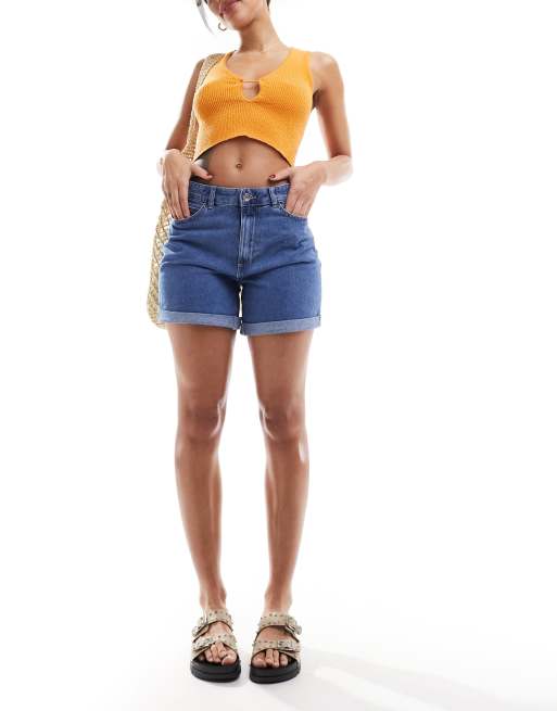 Only – Vega – Mellanblå jeansshorts i mom-modell med låg midja och uppvikt kant , 4 av 5