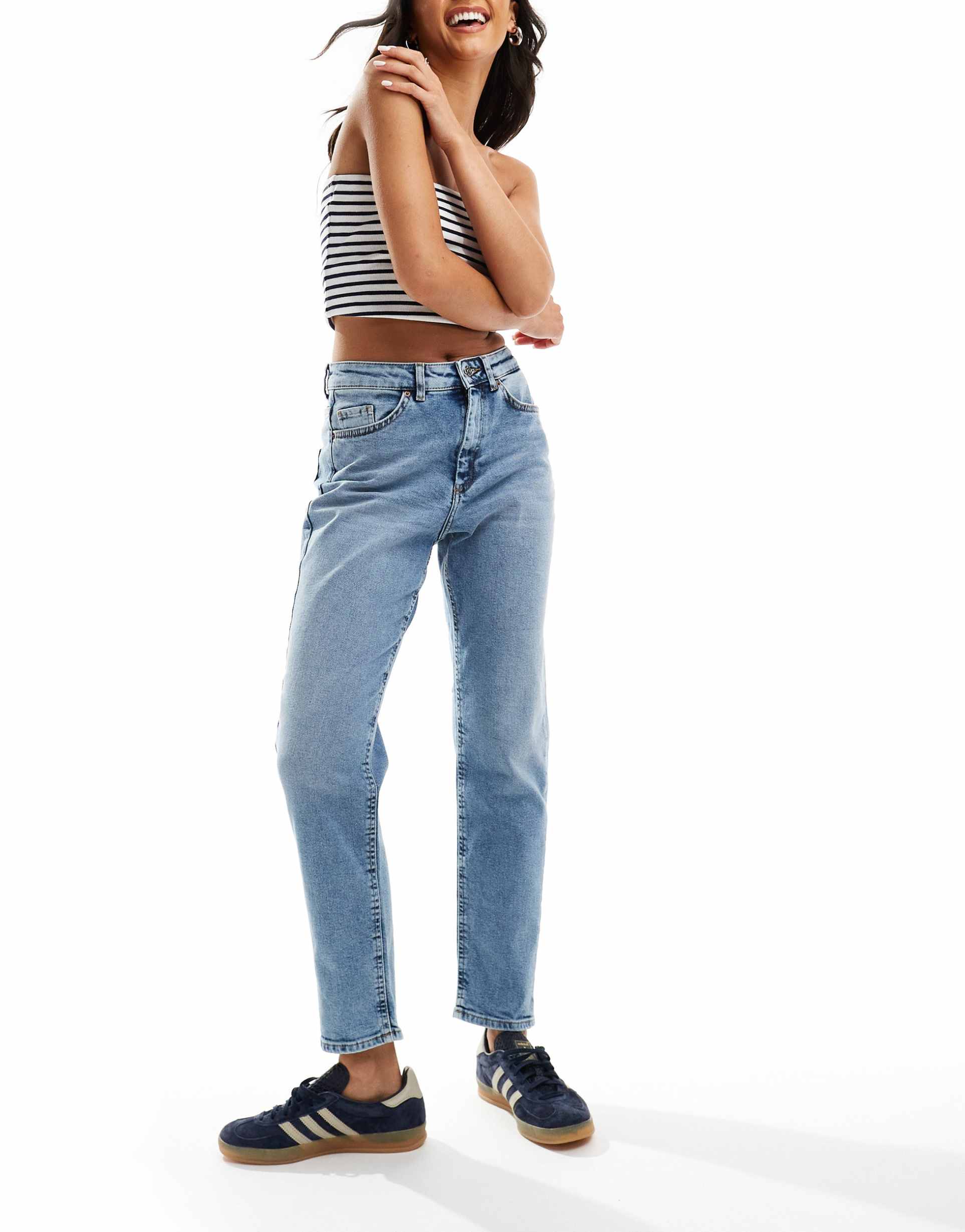 only veneda mom jeans in light blue