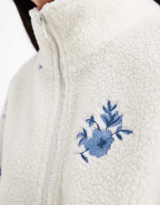 ONLY - Vest van teddy fleece met rits en geborduurde bloemen in wit, 4 van 4