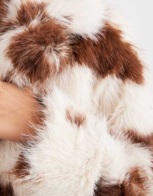 ONLY - Veste courte en fausse fourrure à imprimé vache - Marron, 3 de 4
