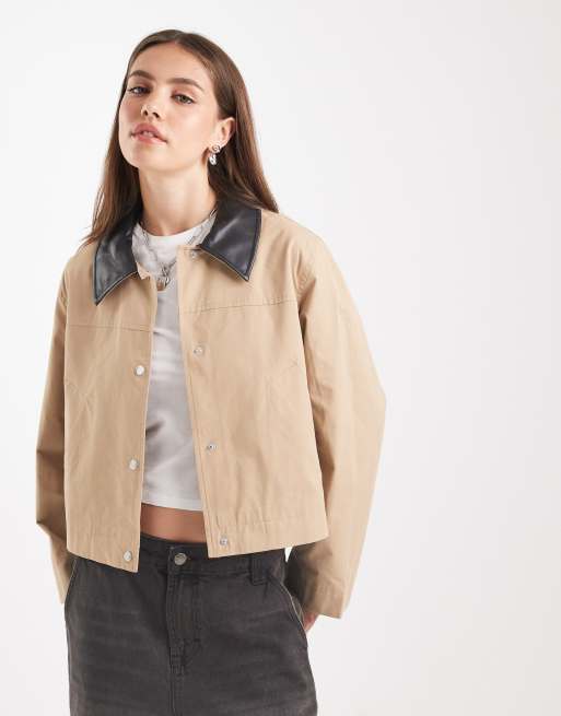 ONLY - Veste courte style barn à col contrastant - Beige clair