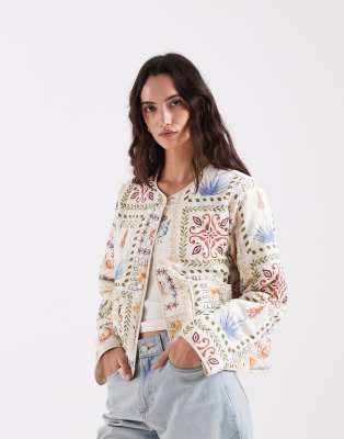 ONLY - Veste matelassée à patchwork fleuri - Crème-Blanc
