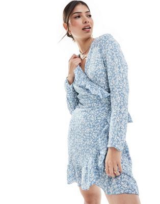 Only wrap mini dress in blue ditsy floral - ASOS Price Checker