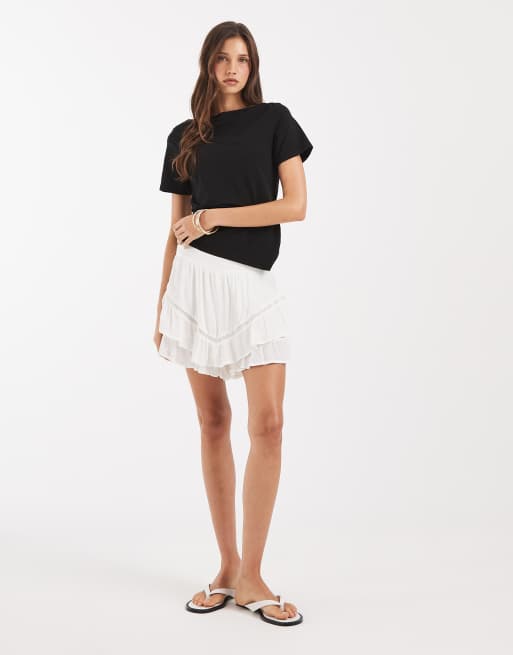 ONLY – Vit skort med volang, 2 av 5