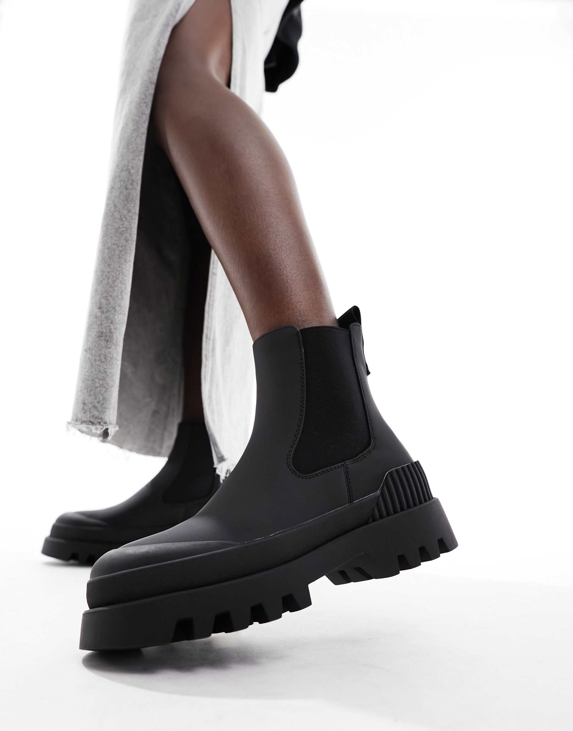 only water resistant chunky platform boots in black