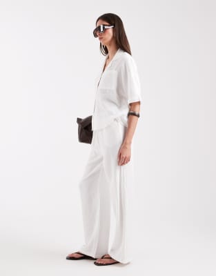 ONLY - Weit geschnittene Hose aus grob gewebter Baumwolle in Weiß, Kombiteil