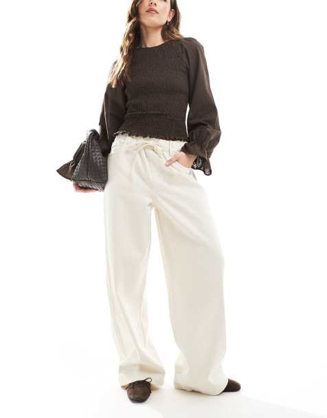 ONLY – Weit geschnittene Jeans in Ecru mit Kordelzugbund - view 1