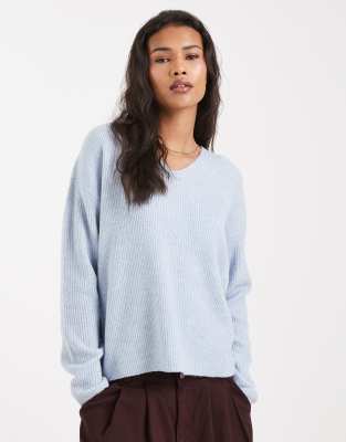 Only - Weiter Pullover in Hellblau mit V-Ausschnitt