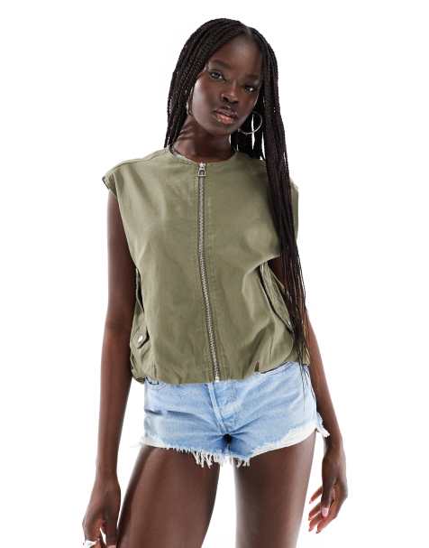 ONLY – Weste in Khaki mit Ballonsaum - view 1