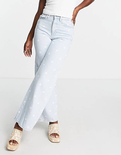 Only wide leg jeans in light wash with daisy print 