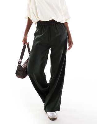 wide leg pull on pants in khaki-Green