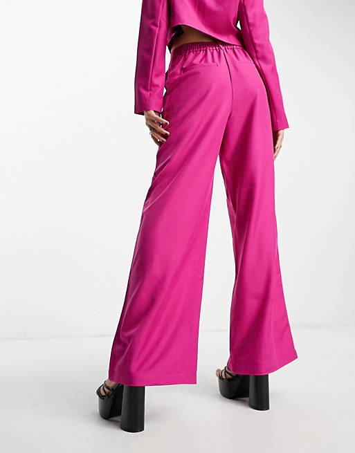 Only wide leg tailored pants in pink (part of a set)