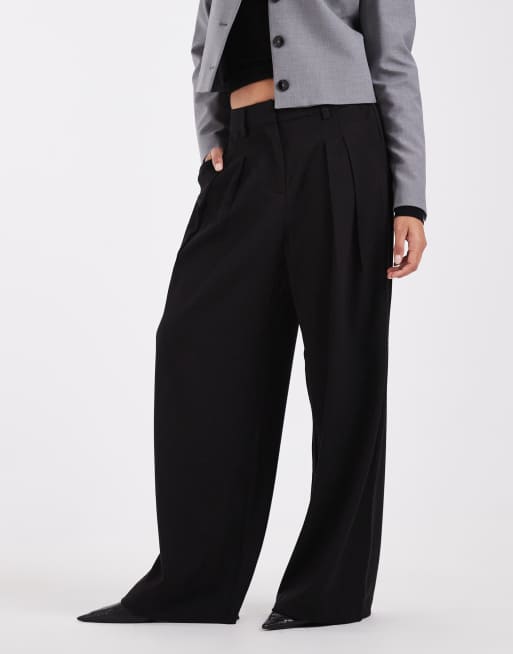 ONLY wide leg tailored pants with pleat detail in black, 2 of 5