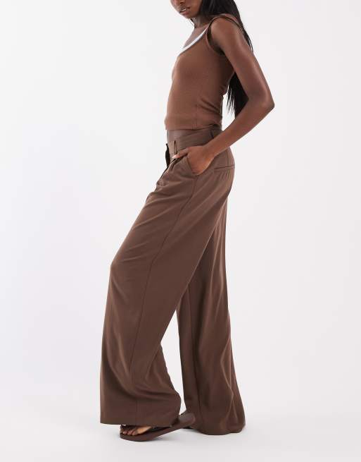 ONLY wide leg tailored trousers in chocolate brown, 2 of 5
