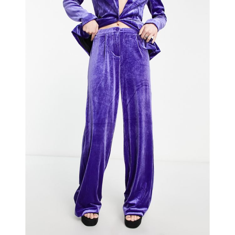 Velvet trouser with Horsebit belt in dark purple