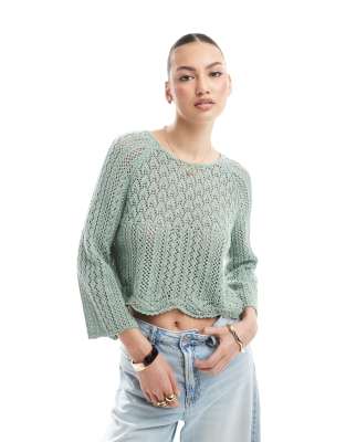 wide sleeve crochet top in mint green