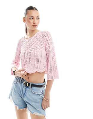 wide sleeve crochet top in pink