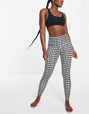 Onzie high waisted leggings in houndstooth