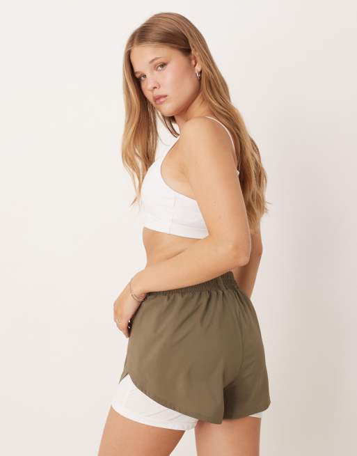 OOSC – Elite – 2-in-1-Laufshorts in Khaki, 3 von 5