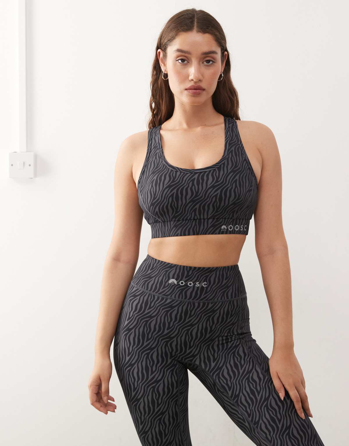 OOSC High support elite crossback sports bra in black