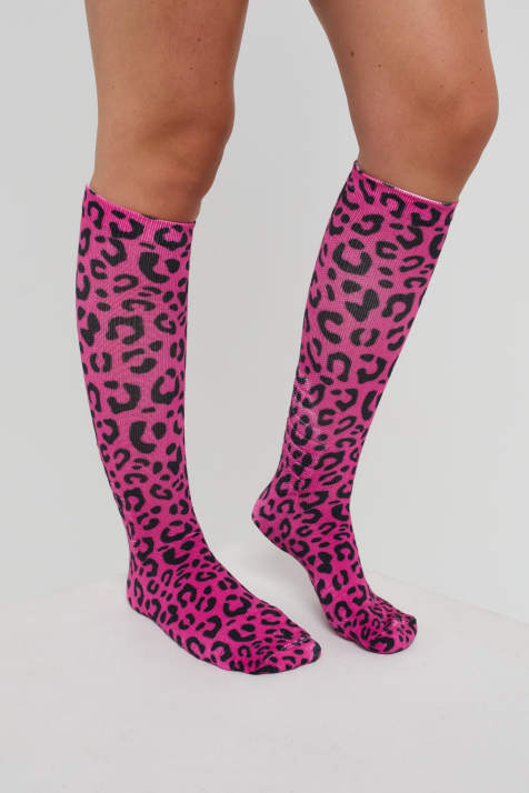 OOSC - Hotel California - Ski / snowboard sokken met roze luipaardprint in multi - view 1