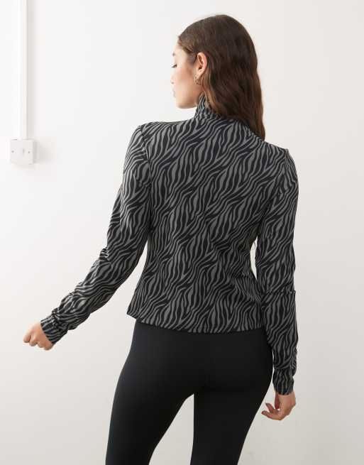 OOSC - Infinite - Cropped jack met rits in zwarte tijgerprint, 4 van 4