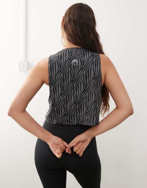 OOSC Infinite cropped tank top in black, 4 of 4