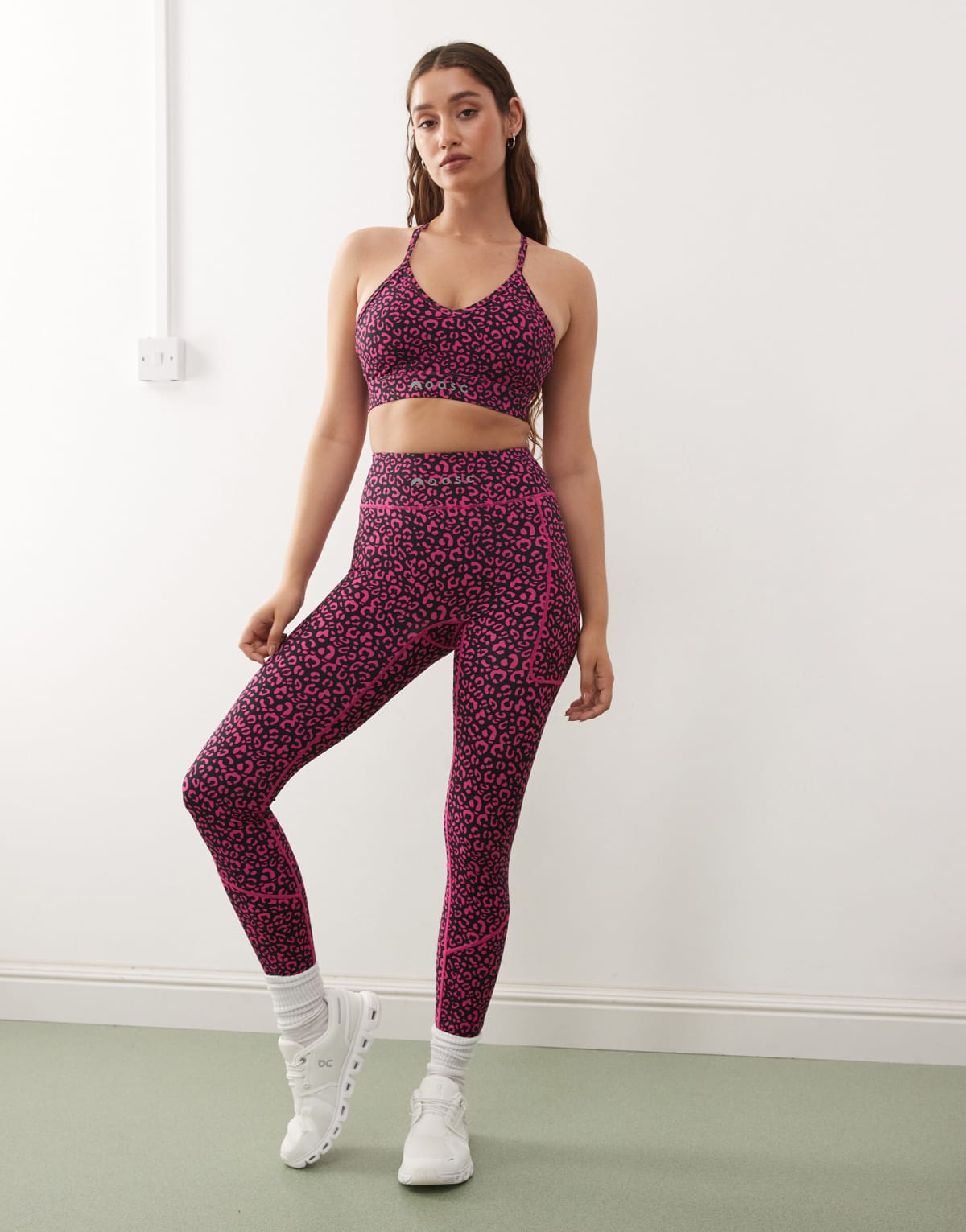 OOSC Infinite high waisted leggings - pink leopard in pink