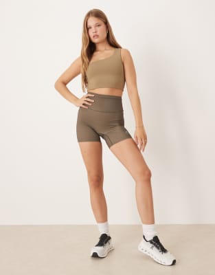 OOSC - Infinite - Shorts in Khaki mit hohem Bund-Grün