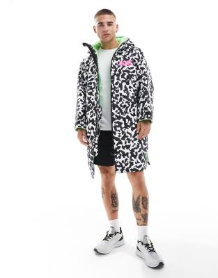 OOSC Penfold Sherpa Changing Robe in Cow Print-Black