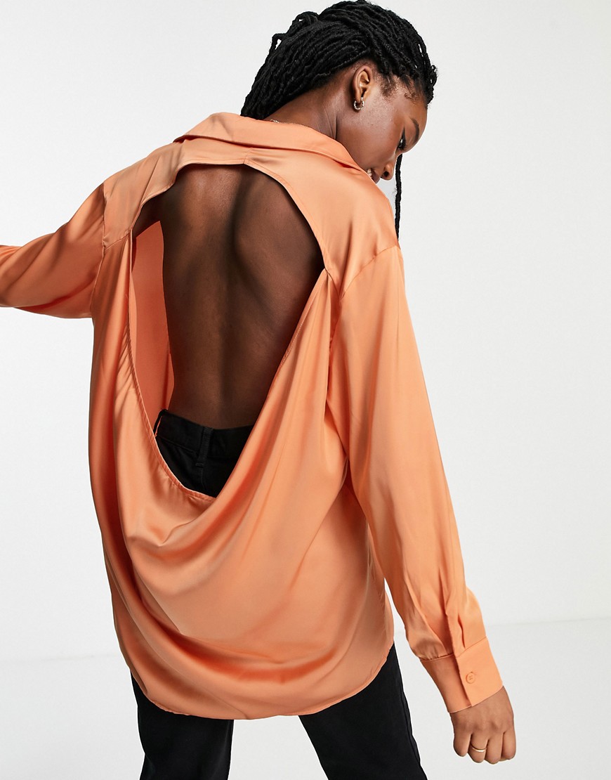 фото Оранжевая атласная рубашка с открытой спиной skylar rose-оранжевый цвет