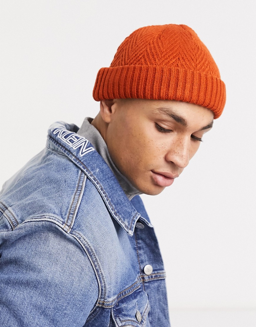 фото Оранжевая шапка-бини с вязкой «зигзагами» asos design-оранжевый