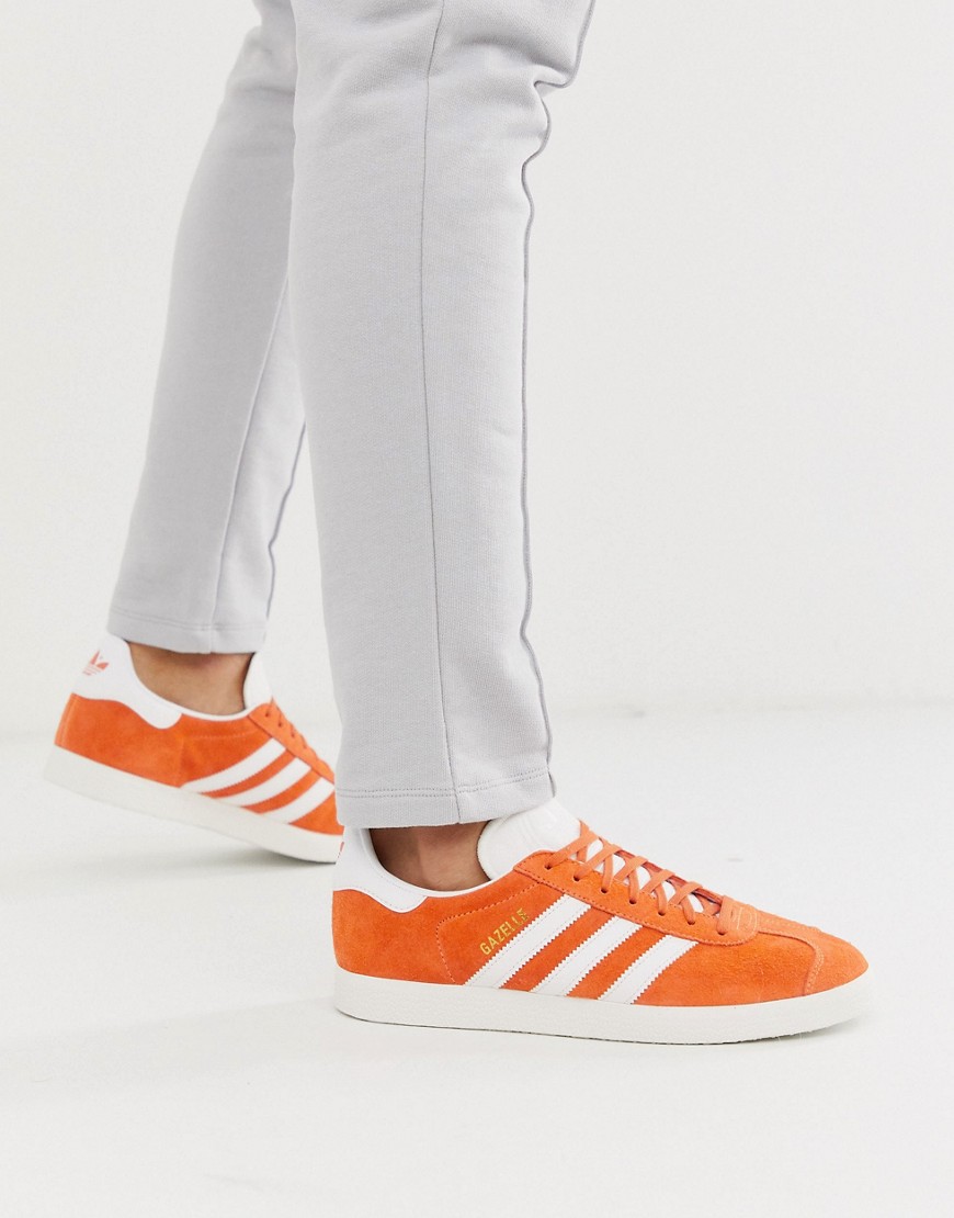 Оранжевые кроссовки адидас. Adidas Originals Gazelle оранжевые. Adidas Gazelle мужские оранжевые. Кроссовки adidas Gazelle оранжевые. Кроссовки adidas Gazelle мужские оранжевые.