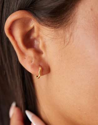 Orelia - Creolen mit 18-Karat-Vergoldung und rundem Wellen-Design-Goldfarben