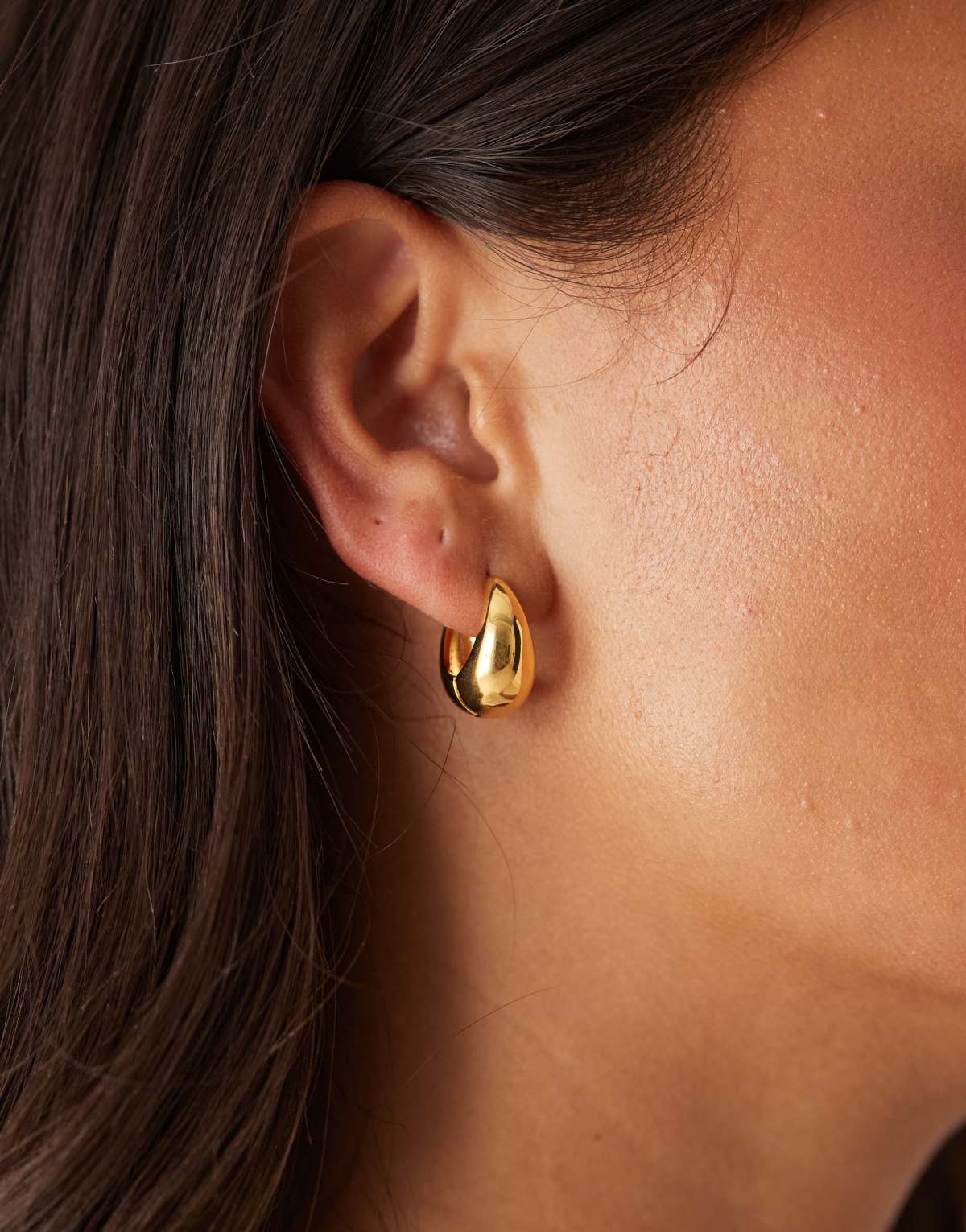 Orelia domed tapered hoop earrings in 18k gold plated