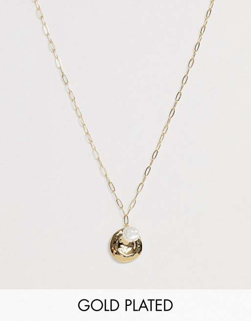 Orelia gold plated hammered disc with faux pearl necklace