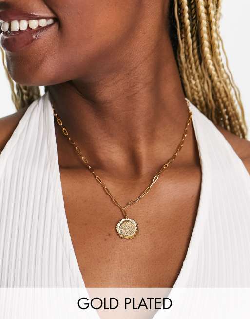 Orelia – Guldpläterat, mellanlång halsband med solroshänge i metall