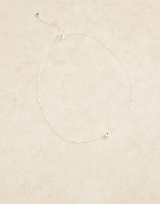 Orelia – Mit Sterlingsilber versilberte, feine Halskette mit kleinem, knotenförmigem Anhänger, 2 von 3