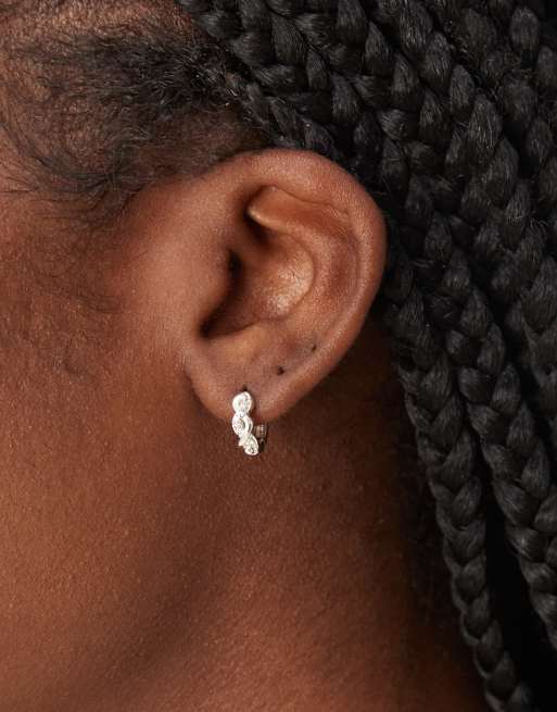 Orelia - Orecchini a cerchio in argento sterling attorcigliati con pavé
