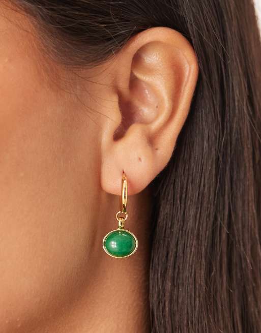 Orelia – Platerowane 18-karatowym złotem kolczyki-koła z zielonymi kamieniami półszlachetnymi