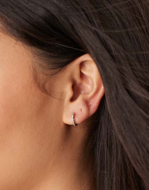 Orelia – Silverpläterade, små, polerade creoler i sterlingsilver - view 1