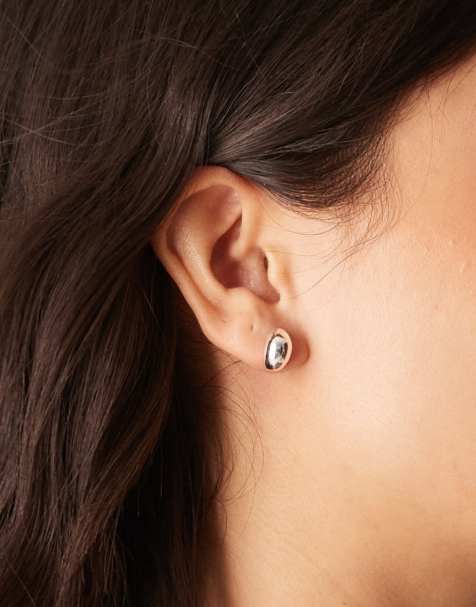 Orelia – Små stiftörhängen pläterade i sterlingsilver med polerad kupolform - view 1