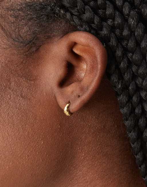 Orelia textured tapered hoop earrings in 18k gold plated, 3 of 4