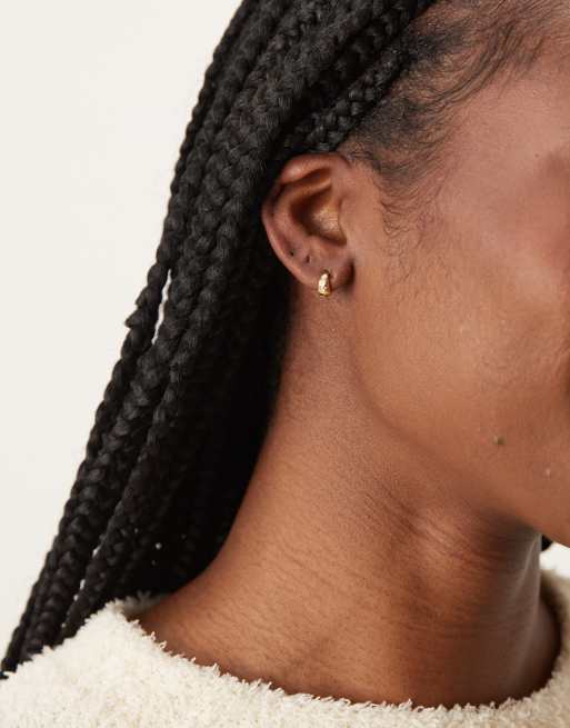 Orelia textured tapered hoop earrings in 18k gold plated, 4 of 4